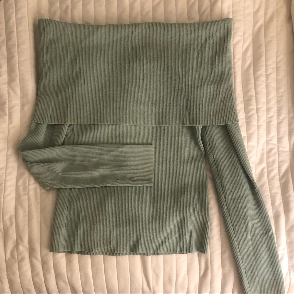 Aritzia Wilfred ribbed off the shoulder sweater